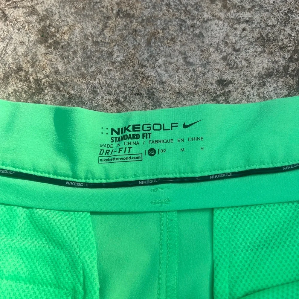 Nike Golf Tour Performance Dri-Fit Men’s Shorts 32” waist vibrant Green🏌🏻⛳️😎
